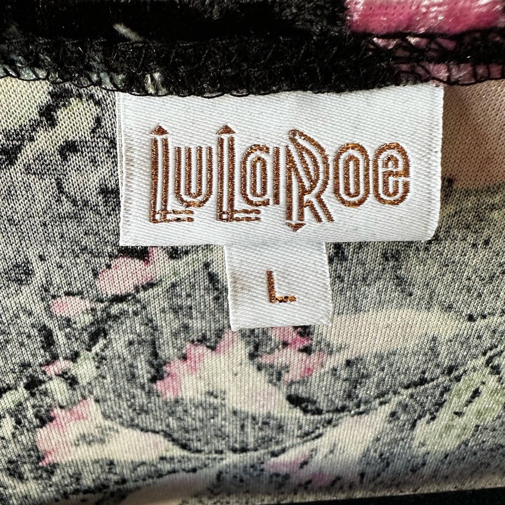 🌸 NWT LuLaRoe Shirley Floral Duster Cardigan Pink Black Size L - Picture 4 of 10